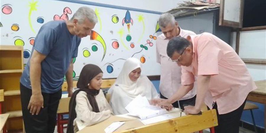 مدير تعليم الوادي الجديد يتابع أعمال لجنة تظلمات الشهادة الإعدادية