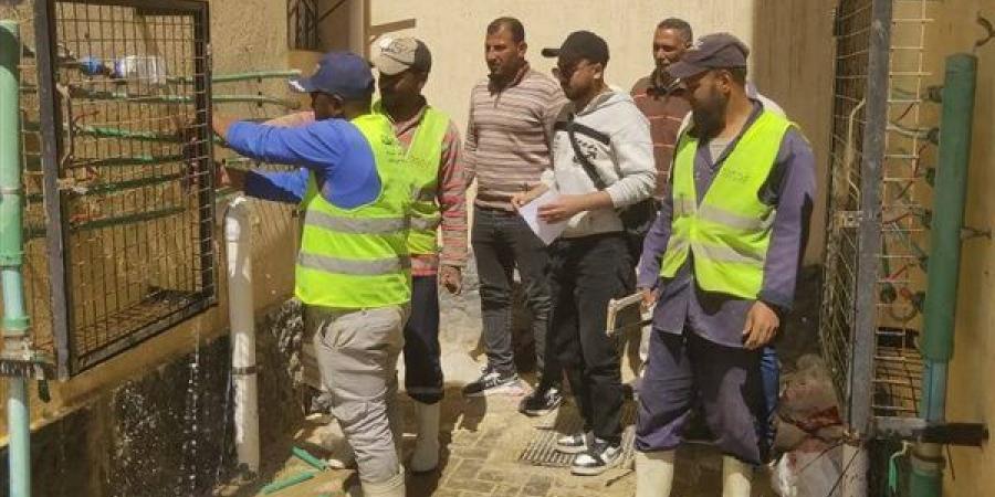 حملة لإزالة وصلات المياه المخالفة بمدينة بدر
