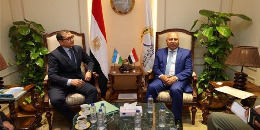 وزير النقل يبحث مع سفير أوزبكستان بالقاهرة تعزيز التعاون المشترك