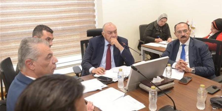 نقل النواب تناقش ملفات الطرق في قنا والبحر الأحمر