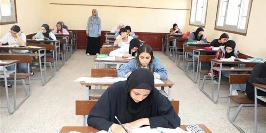 "أصعب امتحان كيمياء"، التعليم تكشف حقيقة المنشور المتداول بين طلاب الثانوية العامة 2026