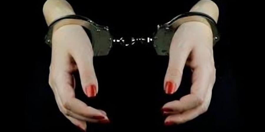 حجز صانعة محتوى بتهمة نشر فيديوهات خادشة للحياء
