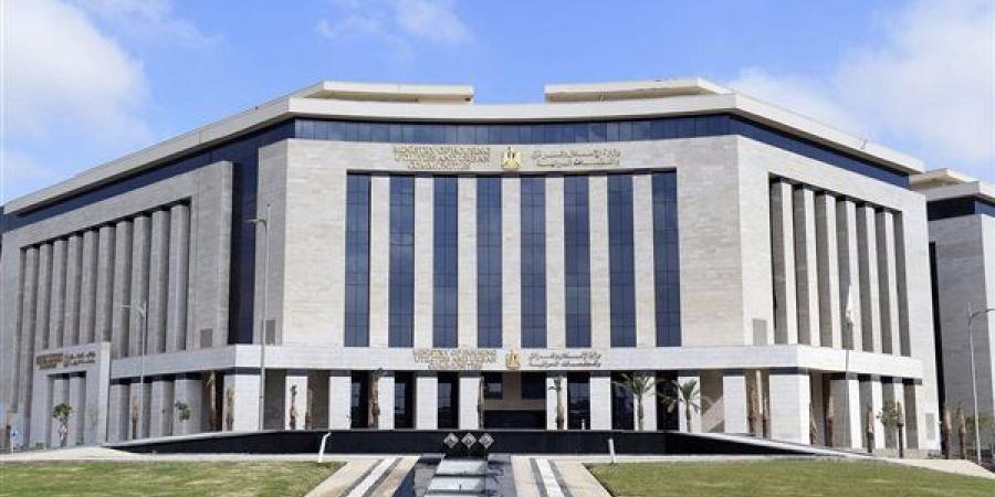 بالأسعار، الإسكان تطرح أراضي استثمارية جديدة في أخميم وأسوان والعبور الجديدة