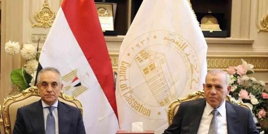 وزير العدل يشهد توقيع بروتوكول للربط الإلكتروني بين النيابة العامة ومحاكم الجنايات