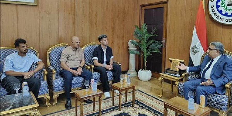 محافظ الدقهلية لـ إمام عاشور: أنت مشروع ناجح.. كمل بإصرار وتركيز