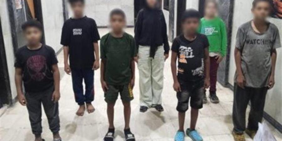 "لقمة العيش" ستار الجريمة، سقوط 8 متهمين باستغلال الأطفال في أعمال التسول وبيع السلع بالقاهرة