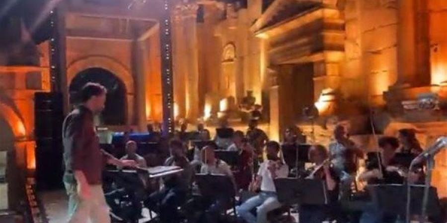 شاهد، تجهيزات حفل ماجدة الرومي قبل انطلاقه الليلة بمهرجان جرش بالأردن