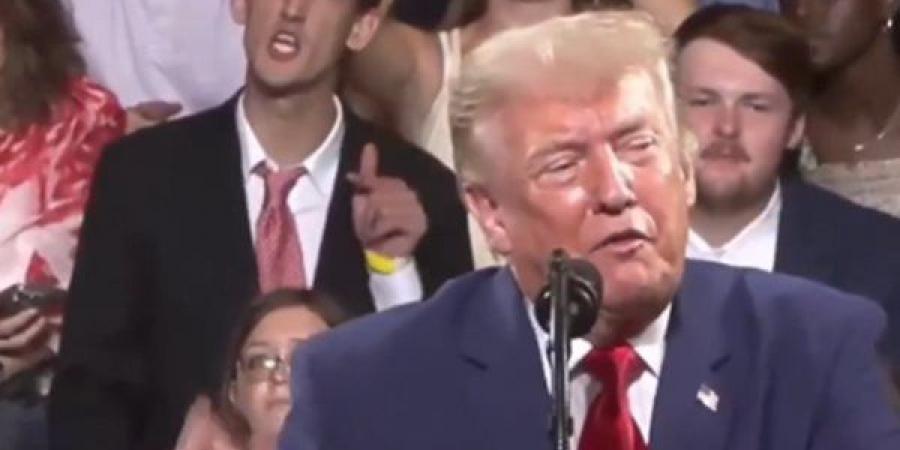 ترامب: انضمام إسرائيل إلى الضربات على إيران سيترتب عليه عواقب
