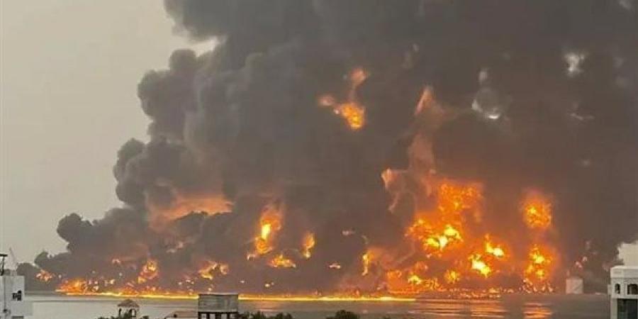 رويترز: غارات جوية سعودية على ميناء الحديدة في اليمن