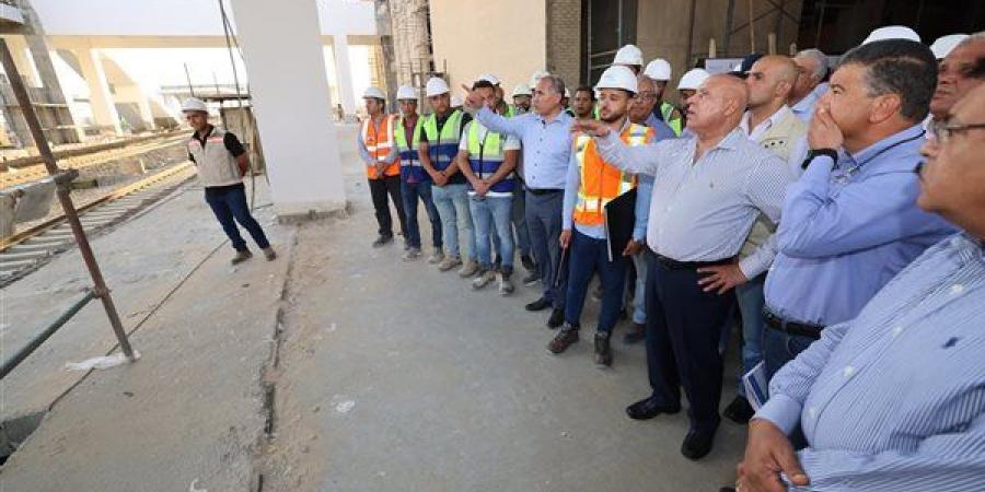 قناة سويس جديدة على قضبان، كامل الوزير يوجه بتسريع تنفيذ القطار الكهربائي السريع "السخنة - مطروح"
