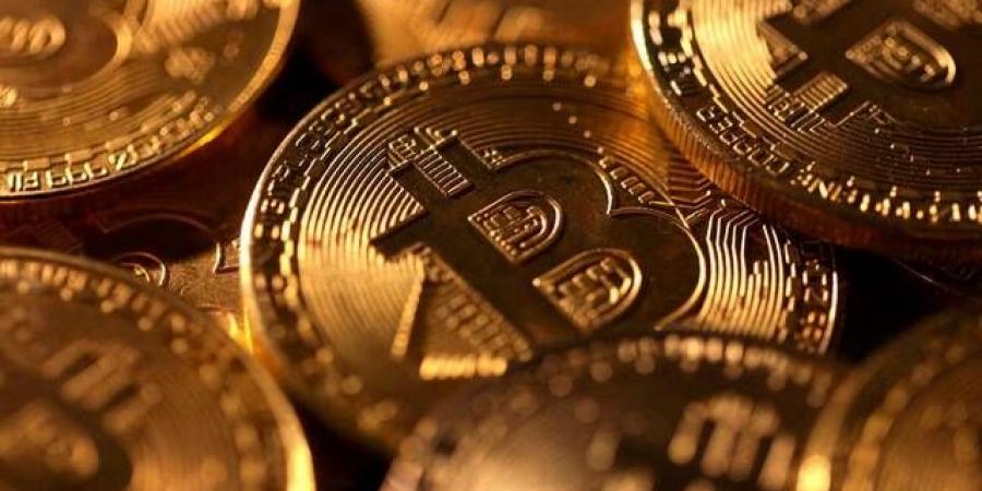 البيتكوين تقترب من 66 ألف دولار بدعم تراجع التوترات والنفط