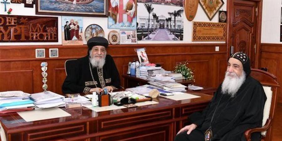 البابا تواضروس يتلقى تقريرا عن عمل لجنة الرهبنة بالأرثوذكسية