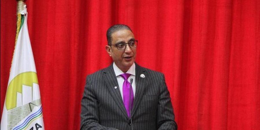 محافظ الجيزة لأوائل الثانوية: تفوقتم على مليون طالب، والحياة لا تنتهي بدخول الكلية (فيديو وصور)