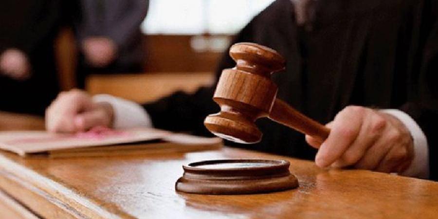 "سخنت الملعقة واعتدت عليها"، إحالة أم للمحاكمة بتهمة حرق طفلتها ذات الـ 5 سنوات