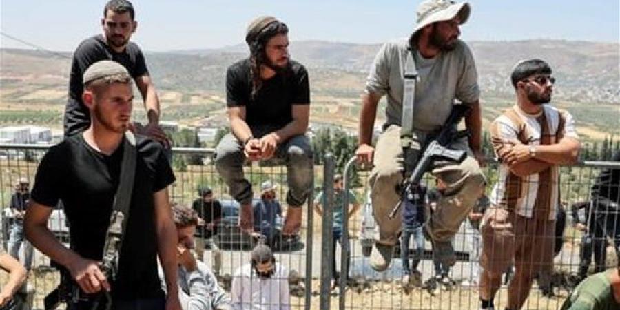 مستوطنون يهاجمون منازل الفلسطينيين في منطقة البويرة شرق الخليل
