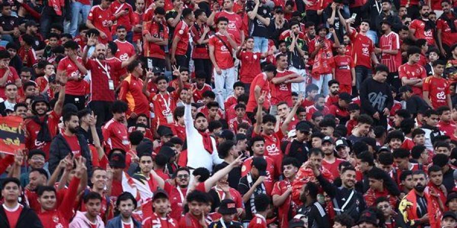 جماهير الأهلي تدعم اللاعبين رغم التأخر أمام الشرقية إنبي (فيديو)