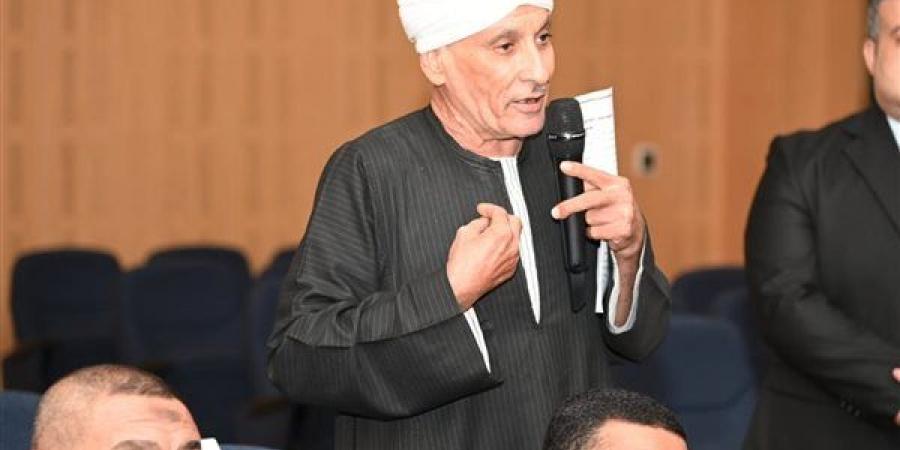 شعبة المواد الغذائية بالأقصر تطالب بمراجعة أرصدة مستودعات الدقيق وتشكيل لجنة للفحص