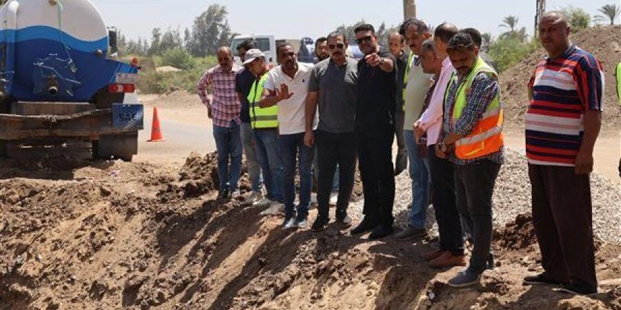 رئيس مياه الشرب بالقليوبية يتابع جهود إصلاح خط رئيسي بطوخ