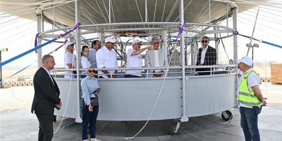 وزير السياحة: مشروع البالون الطائر بالأهرامات إضافة جديدة للأنشطة الترفيهية بالمنطقة