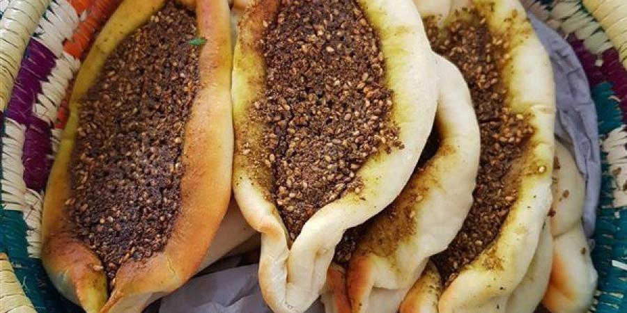 طريقة عمل فطائر المناقيش، لذيذة وسريعة التحضير