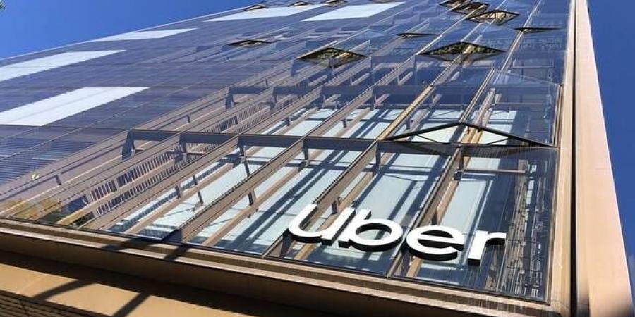 "أوبر" تخفض 10% من موظفيها لتبسيط الهيكل الإداري وتقليص التكاليف