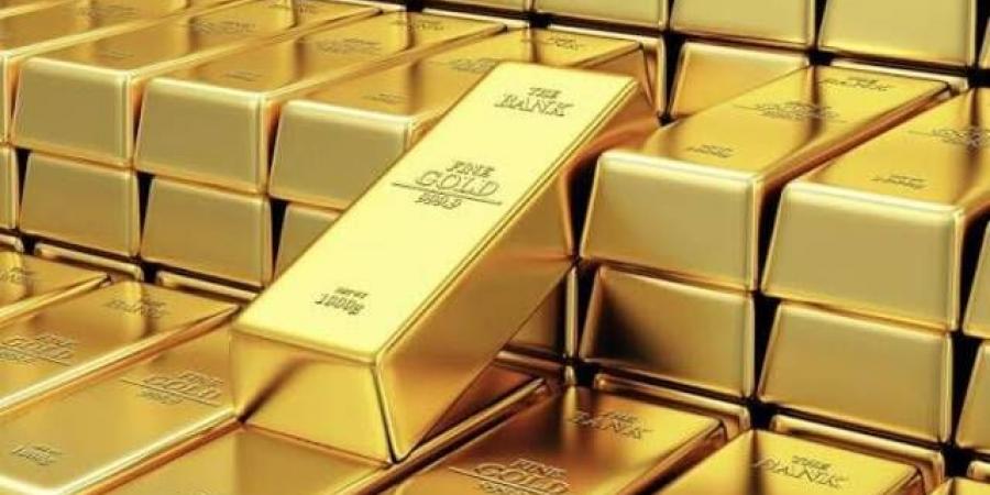 الذهب يتراجع مع تعزيز صعود النفط لتوقعات رفع الفائدة الفيدرالية