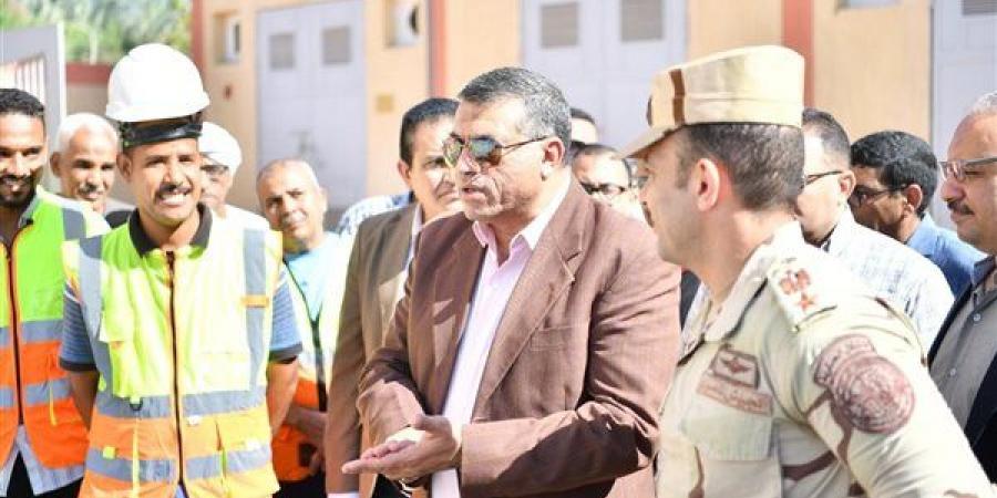 تخدم 4 قرى، محافظ قنا يتفقد مشروعات "حياة كريمة" بقوص (صور)