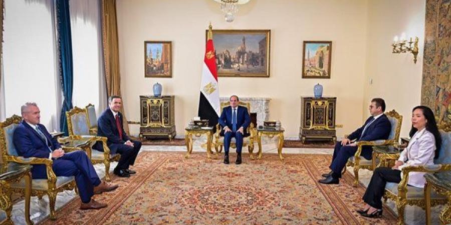 الرئاسة في أسبوع.. السيسي يوجه بمتابعة الموقف التنفيذي لمنظومة كارت الخدمات الحكومية الموحد.. يستقبل مدير الاستخبارات المركزية الأمريكية ورئيس تيار الحكمة العراقي ووزيري دفاع قبرص واليونان