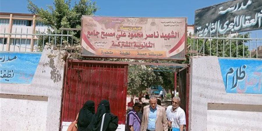 فريق "الأتوبيس الطائر لتعليم أسيوط" يتفقد 30 مدرسة بقرى البداري في يوم واحد