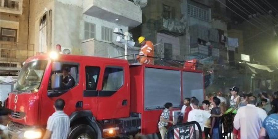 انهيار عقار بالمنيا والحماية المدنية تبحث عن سيدة أسفل الأنقاض