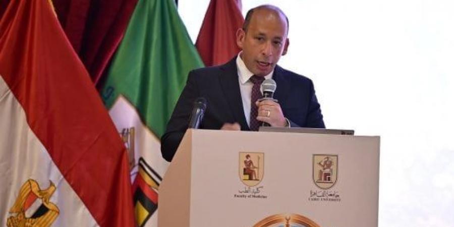عميد طب قصر العينى: تعاملنا بحرفية مع المرضى فى الأوبئة والحروب والكوارث