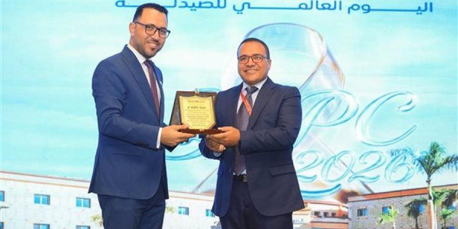 جامعة جنوب الوادي الأهلية تشارك بفعاليات المؤتمر السادس للصيادلة الإكلينيكيين بالأقصر