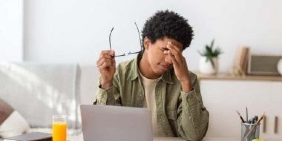 تُرهق عينيك دون أن تشعر.. عادات يومية تهدد صحة بصرك فى صمت