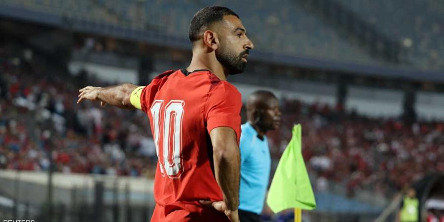 صلاح يعيد الجدل.. هل النجيل الصناعي أخطر على اللاعبين؟