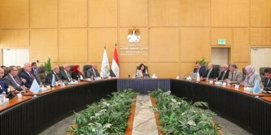 وزيرة الإسكان تترأس الاجتماع الدوري للجنة المرافق لمتابعة مشروعات محافظة سوهاج