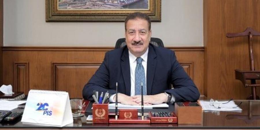 محافظ بورسعيد يتابع تنفيذ أكثر من 100 مشروع تزامنًا مع العيد القومى