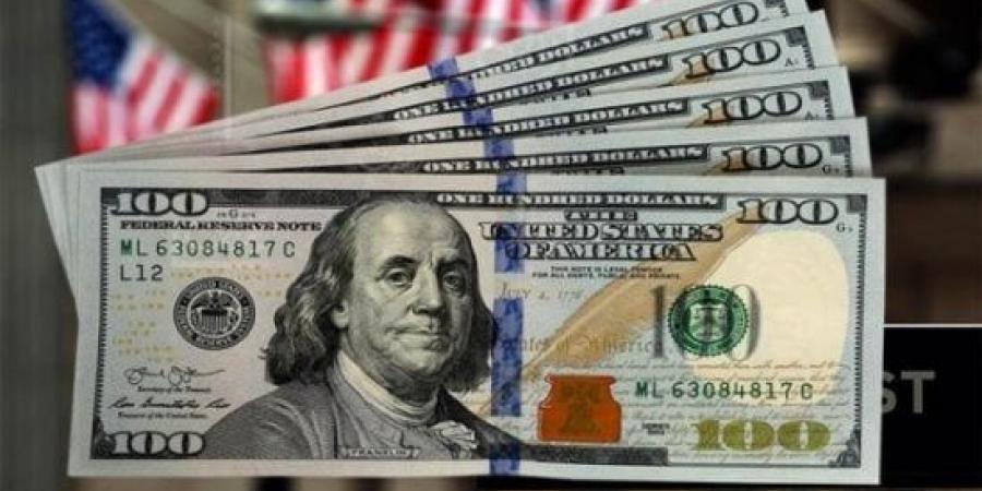 سعر الدولار على مدار الساعة.. 51.65 جنيه شراء الأخضر فى بنك البركة