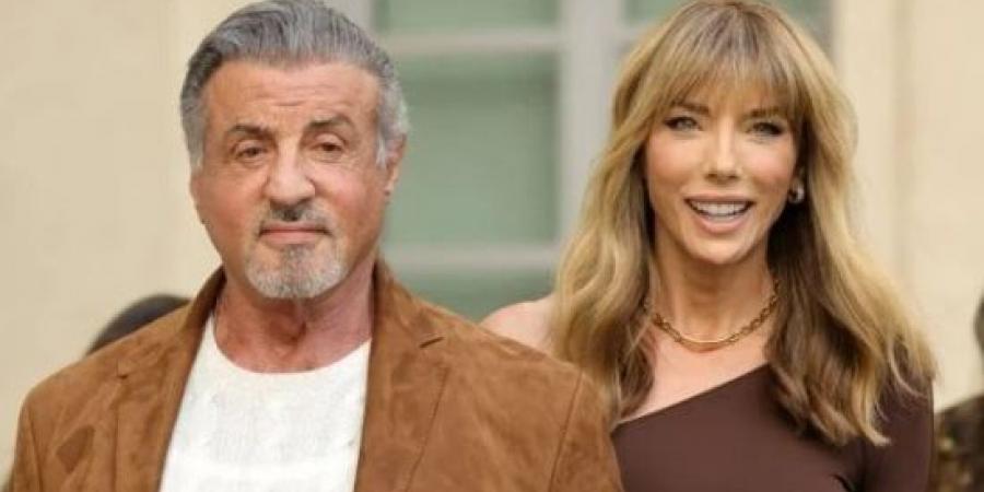 سيلفستر ستالون يشيد بزوجته: "أبقتنى على قيد الحياة"