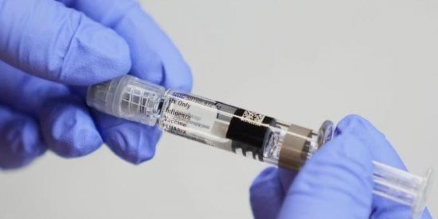 أول لقاح أنفلونزا بتقنية mRNA يحصل على موافقة FDA.. كيف يفيد كبار السن