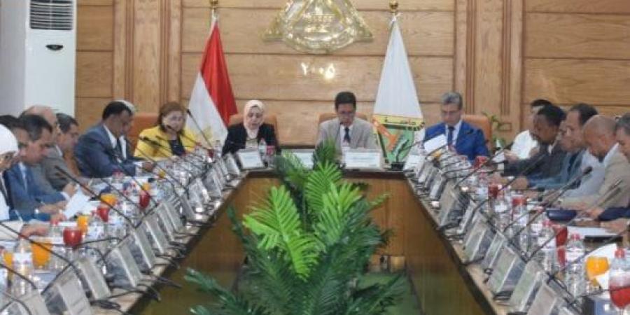 رئيس جامعة بنها: بدء الدراسة بكلية بنها ووهان للدراسات العليا هذا العام