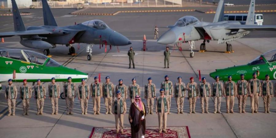 نائب أمير تبوك يشارك باحتفال قاعدة الملك فيصل الجوية باليوم الوطني