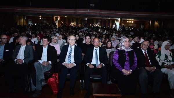 عميد قصر العيني يشارك في احتفالية موسيقية ويوم ترفيهي احتفاءً بالطلاب الجدد (صور)