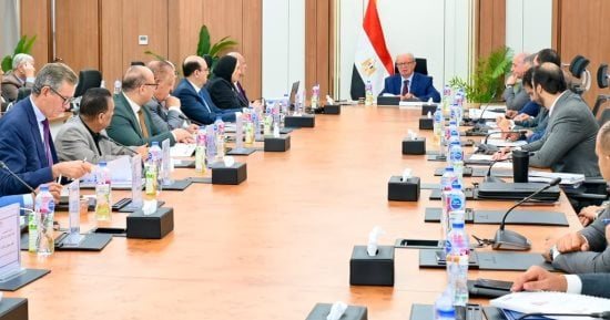 حسين عيسى يترأس اجتماع الجمعية العامة للشركة القابضة للصناعات المعدنية