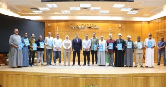 محافظ القليوبية: تنفيذ 99% من عقود تقنين وضع اليد وتسليم 12 عقدا بديوان المحافظة
