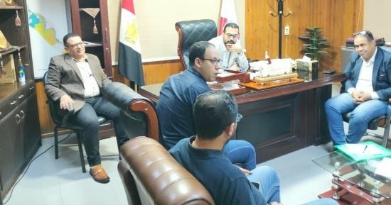 وكيل صحة سوهاج يبحث تحسين الأداء والارتقاء بمستوى الخدمة بالمستشفيات