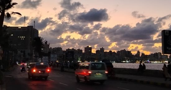 بعد أمطار ليلة أمس.. سحب ورياح واستمرار التقلبات الجوية بالإسكندرية