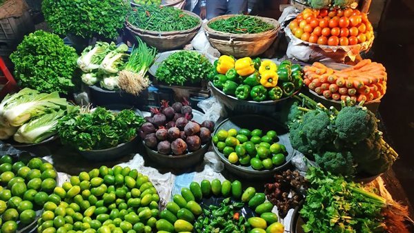 سعر الخضار اليوم، انخفاض 4 أصناف منها الخيار والبطاطس وارتفاع الباذنجان والبصل