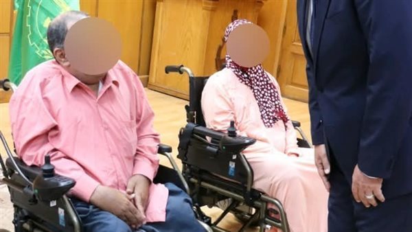 محافظ القليوبية يُسلِّم 5 كراسي كهربائية لذوي الهمم بالتنسيق مع التضامن