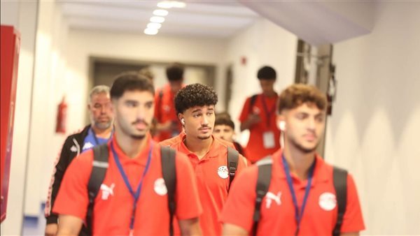 وصول لاعبي منتخب الشباب لملعب قناة السويس استعدادا لمواجهة تونس (صور)