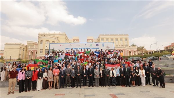 طلاب من 43 دولة مشاركون في محاكاة COP31 بالجامعة البريطانية يزورون الأهرامات والمتحف الكبير